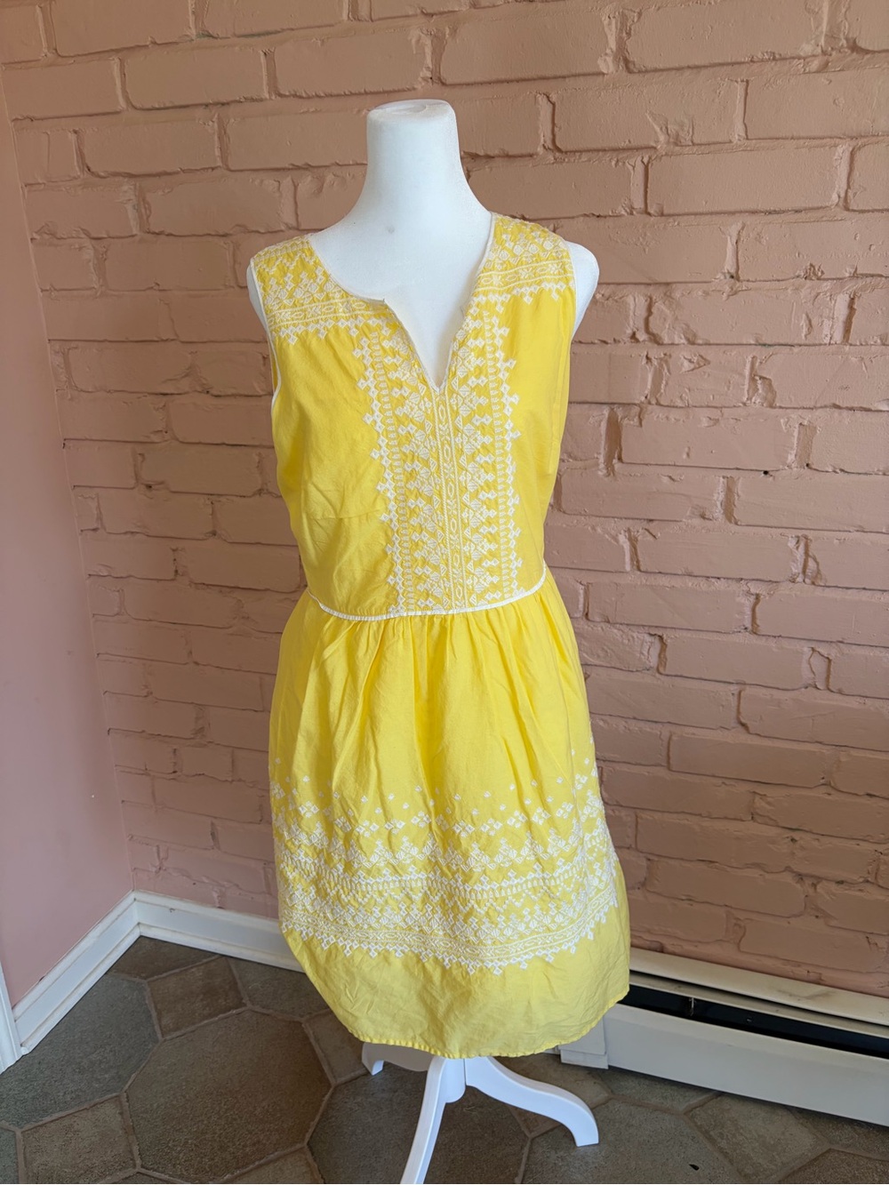 Vineyard Vines Yellow Embroidered Sleeveless Sun Dress